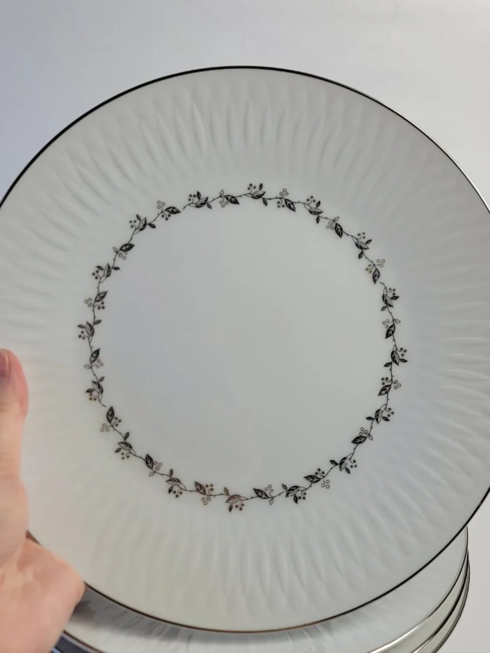 FOUR Sango Carillon Dinner Plates White Gold Berries Platinum Leaves